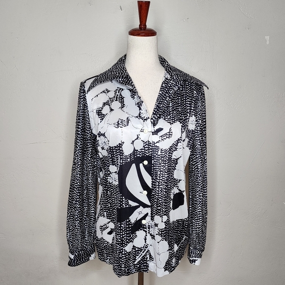 Vintage 1070s Liberty House of Hawaii Black and White Floral Button Down Blouse - Picture 1 of 9
